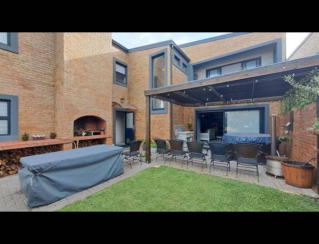 4 BEDROOM HOUSE FOR SALE IN JONGENSFONTEIN